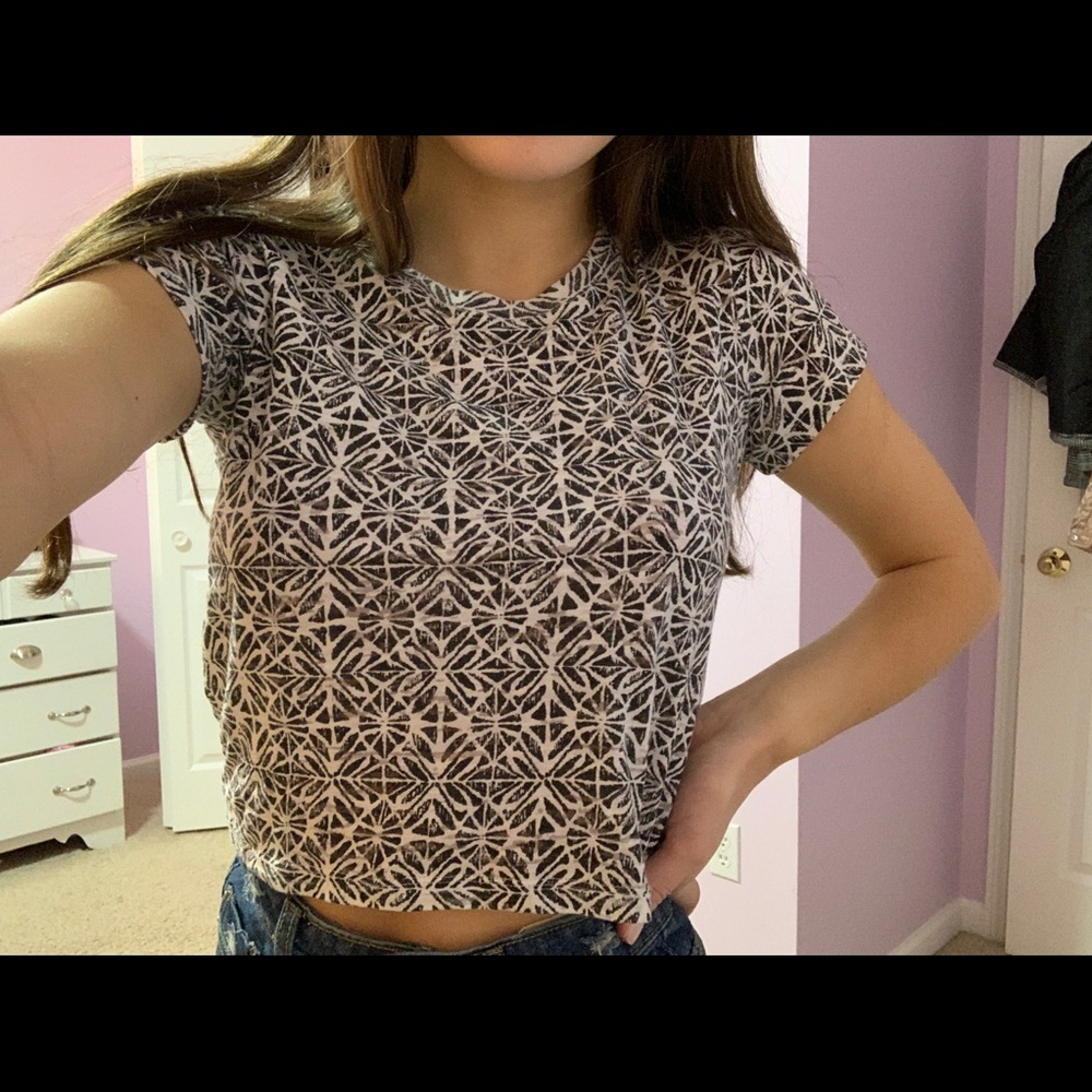 Cropped tee